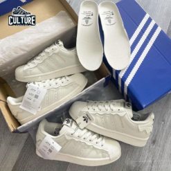 Giày Adidas màu kem mũi sò, sneaker thể thao mới nhất 2024