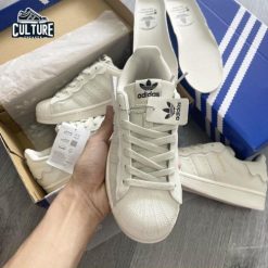 Giày Adidas màu kem mũi sò, sneaker thể thao mới nhất 2024